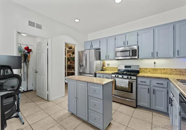 6373-avenida-de-las-vistas-3-san-diego-ca-92154/hzid_7b515f7a
