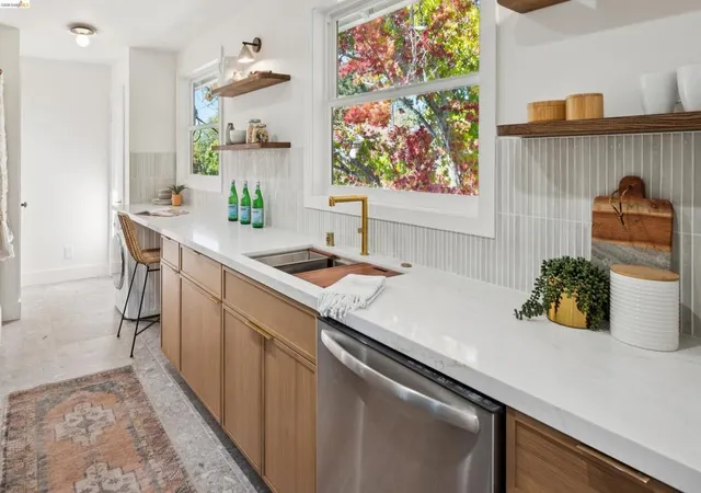323-63rd-street-c-oakland-ca-94618/hzid_7019c22f