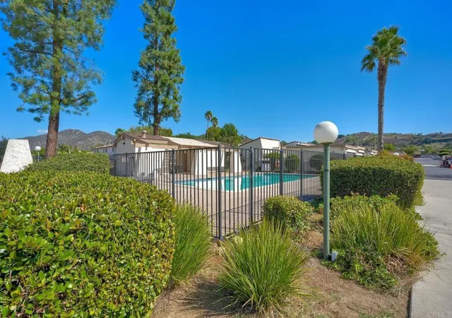 2855-wanek-rd-j-escondido-ca-92027/hzid_fb0add62
