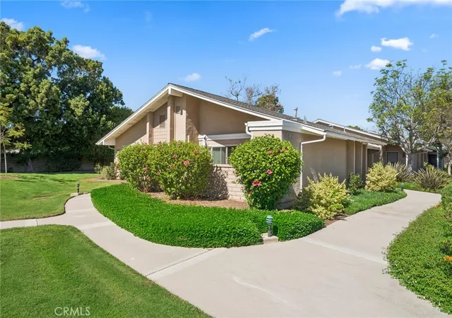 8566-colusa-cir-905a-huntington-beach-ca-92646/hzid_b3ed64bd