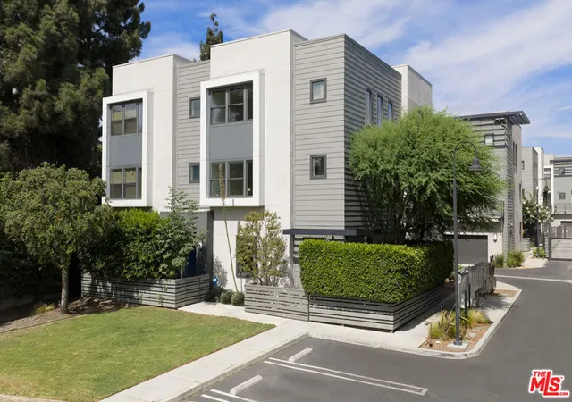 3931-eagle-rock-blvd-36-los-angeles-ca-90065/hzid_9cfc4fa9