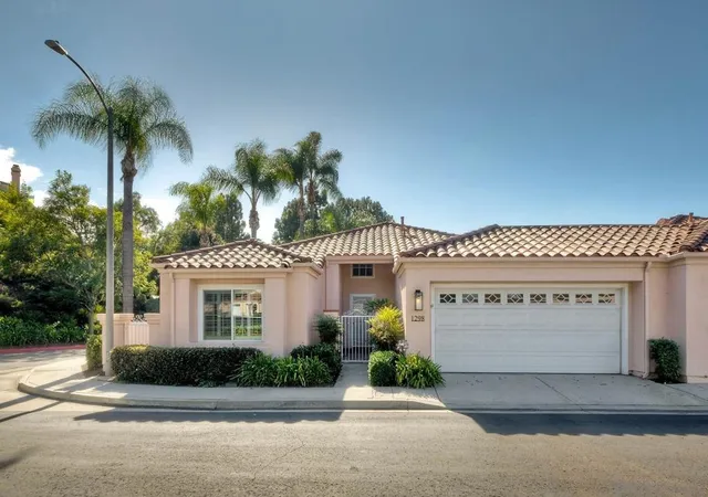 1298-rue-saint-martin-san-marcos-ca-92078/hzid_bb54a12d