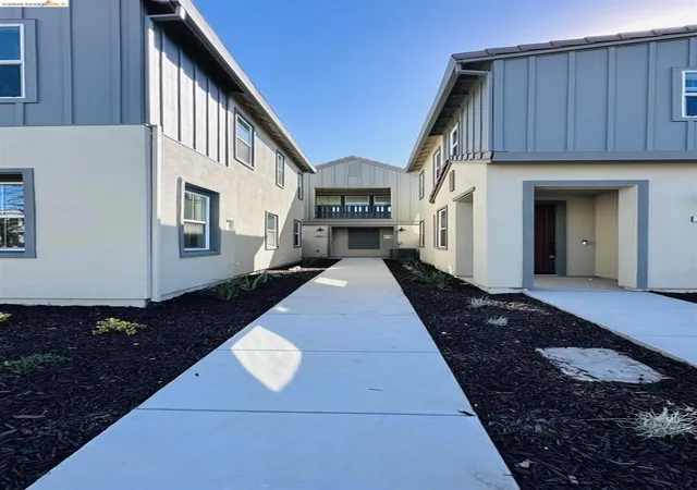 2406-garden-farms-ave-lathrop-ca-95330/hzid_c4597f86