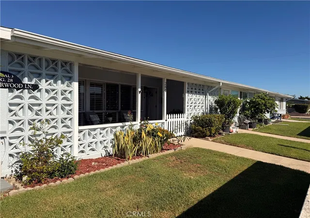 13721-alderwood-ln-28c-seal-beach-ca-90740/hzid_d4b25002