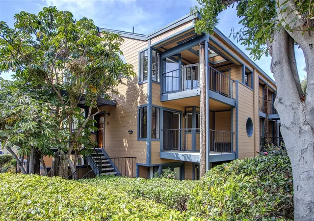 4016-layang-layang-circle-g-carlsbad-ca-92008/hzid_e2c72df6