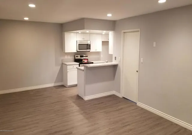 8649-sunland-blvd-6-sun-valley-ca-91352/hzid_13a6de79