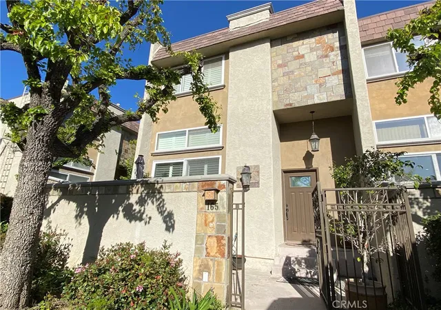 21901-lassen-st-165-chatsworth-ca-91311/hzid_c04ffb51