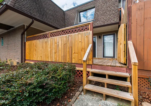 249-summerwalk-cir-chapel-hill-nc-27517/hzid_17f1f9c1