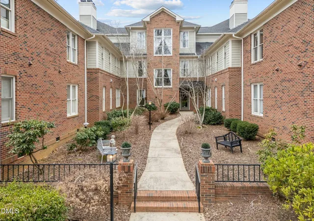 100-edenburgh-rd-raleigh-nc-27608/hzid_e7c75b40