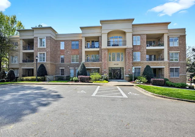 3920-essex-garden-ln-202-raleigh-nc-27612/hzid_b3b43088