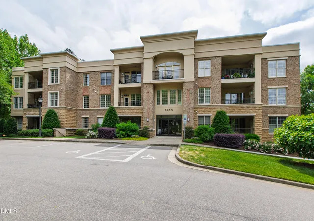 3920-essex-garden-ln-304-raleigh-nc-27612/hzid_807d880d