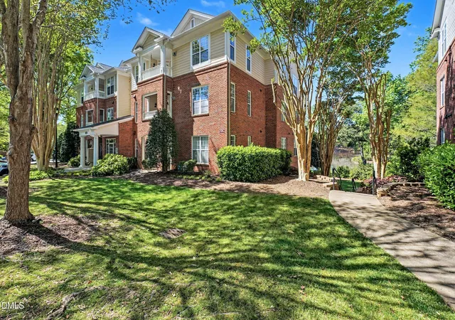8221-allyns-landing-way-204-raleigh-nc-27615/hzid_a80800fb
