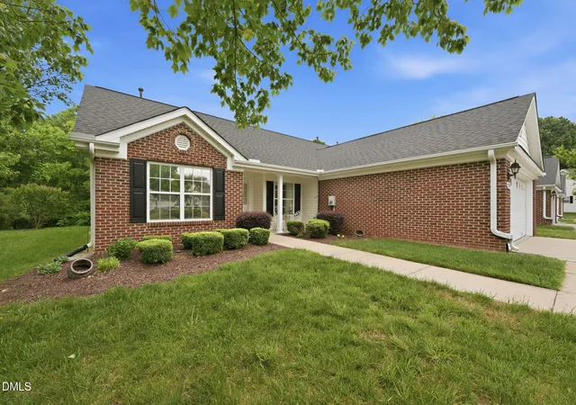 2204-sweetbay-cir-burlington-nc-27215/hzid_eaa0e96a
