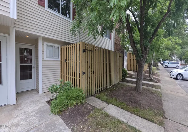 220-elizabeth-st-a18-chapel-hill-nc-27514/hzid_818a7303