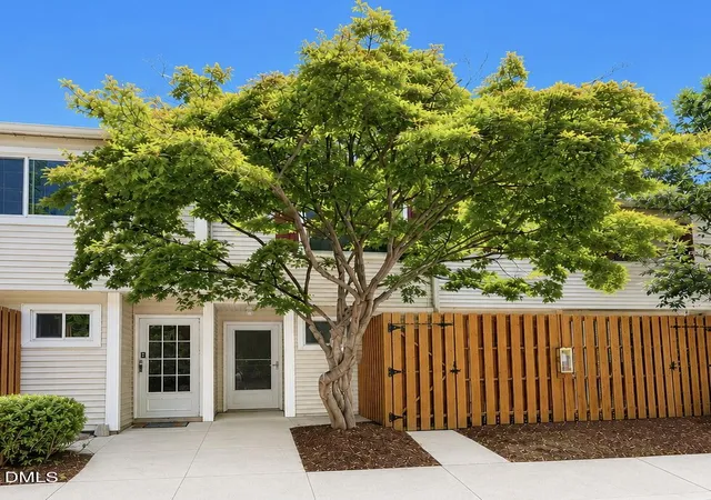 220-elizabeth-st-apt-c10-chapel-hill-nc-27514/hzid_3bee21c1