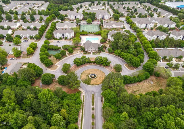 2501-hunstcroft-100-raleigh-nc-27617/hzid_ccab0664