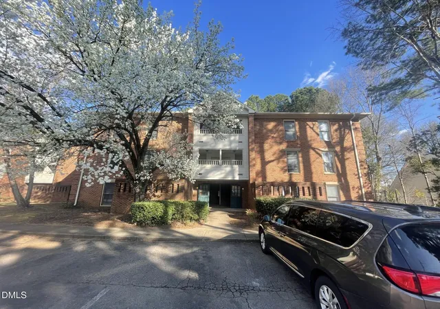 3531-ivy-cmns-dr-102-raleigh-nc-27606/hzid_e2168dad