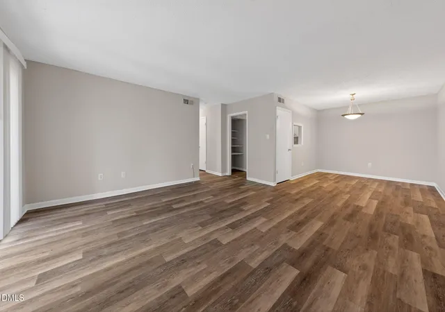 500-umstead-dr-unit-303e-chapel-hill-nc-27516/hzid_4e81e74b