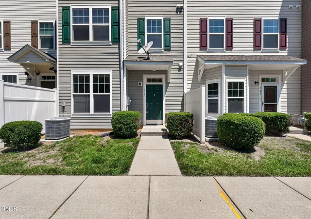 11100-gwynn-oaks-dr-105-raleigh-nc-27614/hzid_e65ffbd1