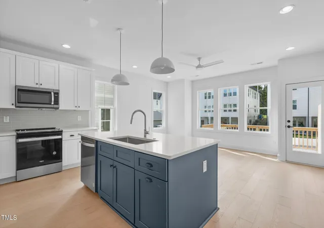 5061-lundy-dr-102-raleigh-nc-27606/hzid_041a8147
