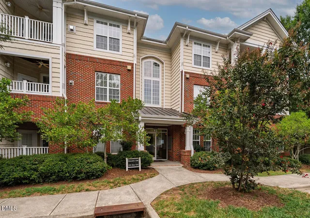 1221-arborgate-cir-chapel-hill-nc-27514/hzid_07746ea7