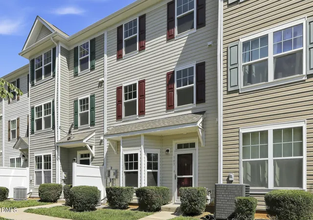 11100-gwynn-oaks-dr-103-raleigh-nc-27614/hzid_576e51a5