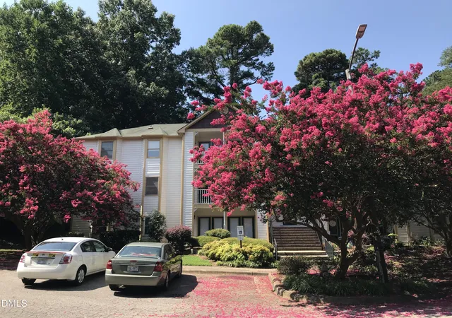 1521-creekwood-ct-203-raleigh-nc-27603/hzid_0f43fcbc