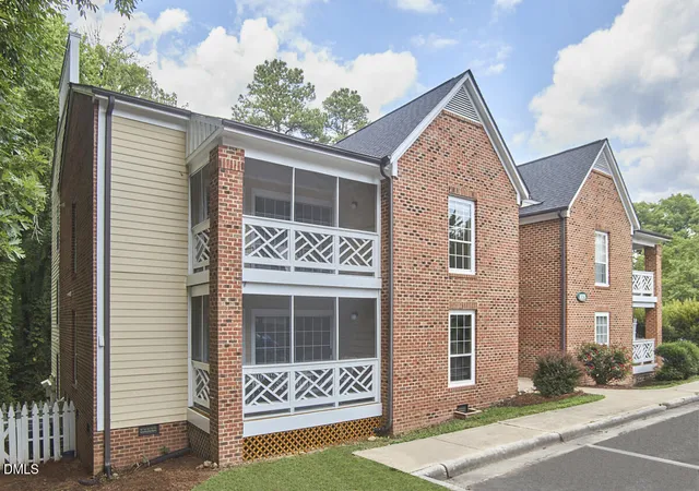 1005-kingswood-dr-e-chapel-hill-nc-27517/hzid_92083751