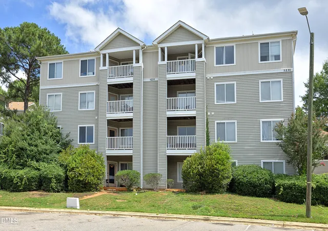 1231-university-ct-104-raleigh-nc-27606/hzid_3f109e42