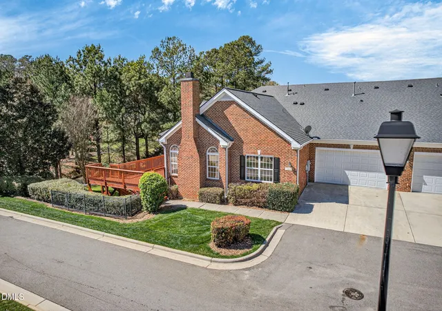 2004-clyde-bank-ct-cary-nc-27511/hzid_088f1394