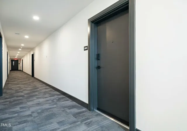 615-w-peace-st-304-raleigh-nc-27605/hzid_c8e383ce