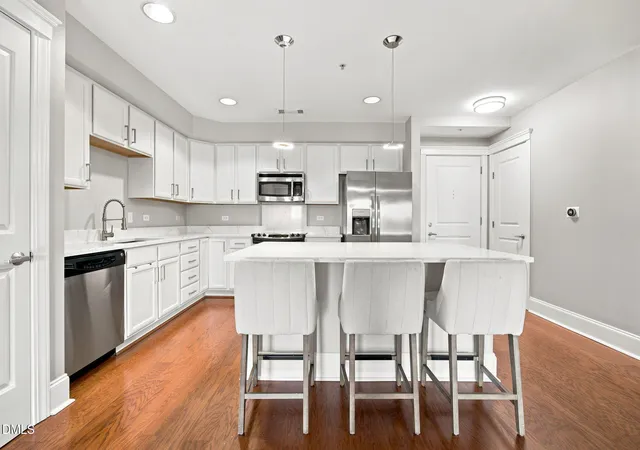 222-glenwood-ave-501-raleigh-nc-27603/hzid_463c2072