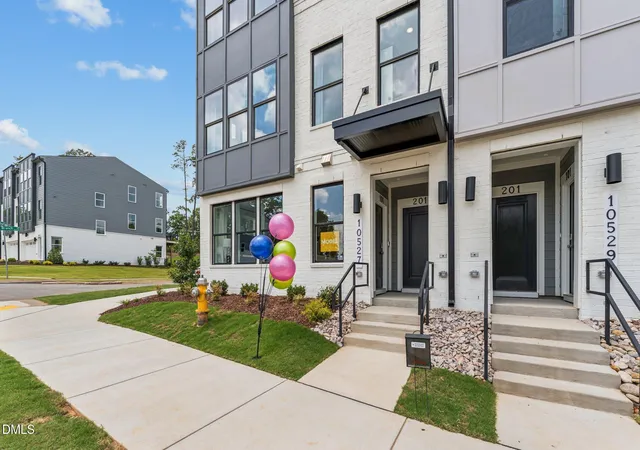 10546-bailey-branch-dr-101-raleigh-nc-27614/hzid_5082ed77