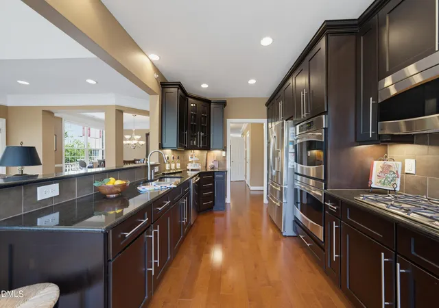 9211-calabria-dr-216-raleigh-nc-27617/hzid_ca06bd27