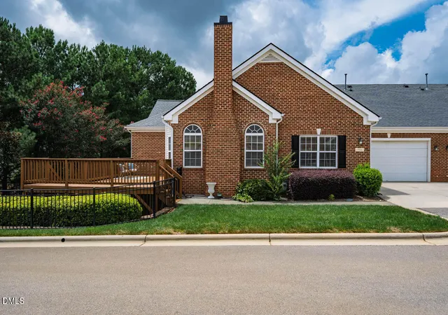 1116-thistle-briar-pl-cary-nc-27511/hzid_eb35fafc