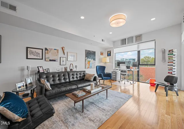523-s-west-st-304-raleigh-nc-27601/hzid_6163d19b