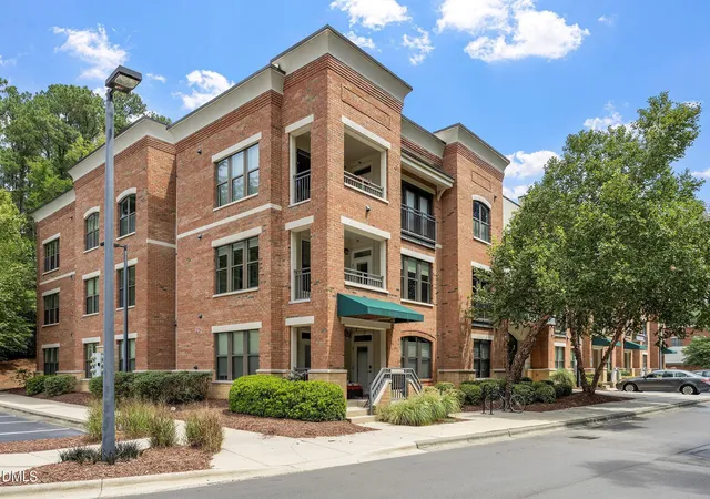 2000-southpoint-landing-wy-2101-durham-nc-27707/hzid_1925e109