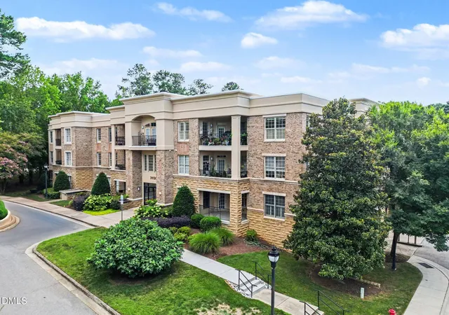 3920-essex-garden-ln-105-raleigh-nc-27612/hzid_0c9eeab0