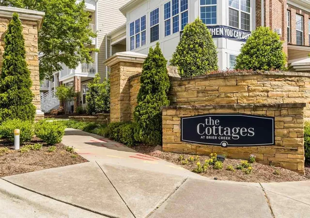 10210-sablewood-dr-208-raleigh-nc-27617/hzid_ef813fa3