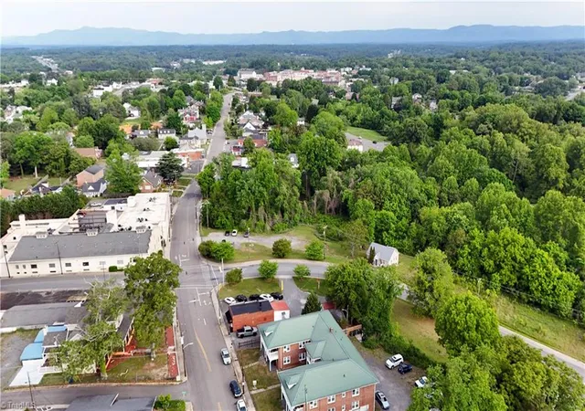 1007-main-st-mount-airy-nc-27030/hzid_de71568e