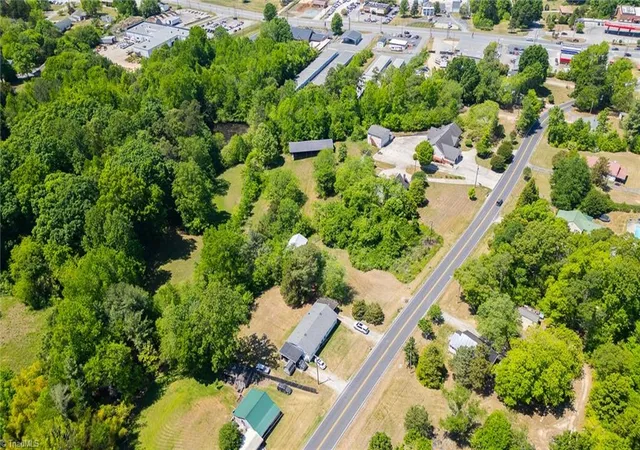 1056-hasty-school-rd-thomasville-nc-27360/hzid_790bce25