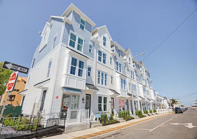 100-ocean-blvd-20-seaside-heights-nj-08751/hzid_a2c65ba3