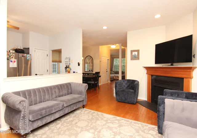 33-austin-st-tinton-falls-nj-07712/hzid_e5f12811