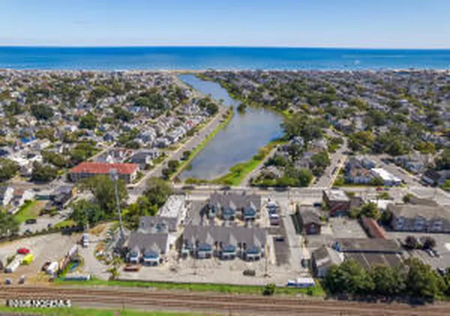 801-main-st-c2-avon-by-the-sea-nj-07717/hzid_0149a6da
