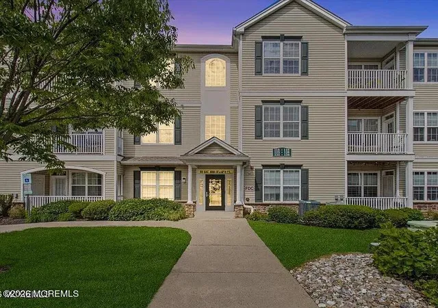 136-mill-pond-wy-22-eatontown-nj-07724/hzid_c6afb831
