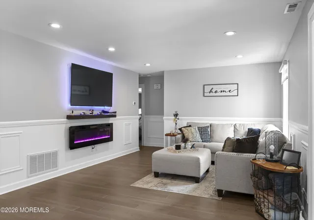 701-zlotkin-cir-8-freehold-nj-07728/hzid_e79ff965
