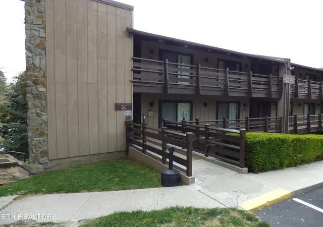 1081-cove-rd-apt-821-sevierville-tn-37876/hzid_cc2c04c2