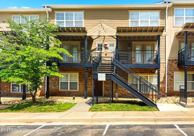 3825-cherokee-woods-blg-1-unit-203-way-knoxville-tn-37920/hzid_ba8ba41c