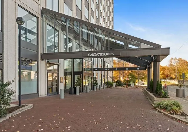 320-fort-duquesne-blvd-11-o-pittsburgh-pa-15222/hzid_ab83fc7c