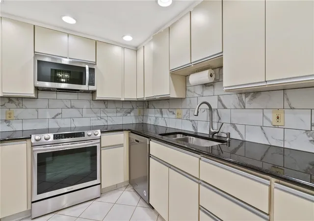 5600-munhall-rd-203-squirrel-hill-pa-15217/hzid_54281183